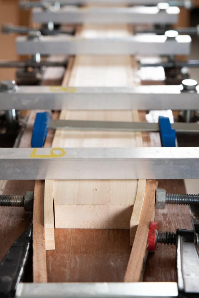 Assemblage d'un noyau de ski