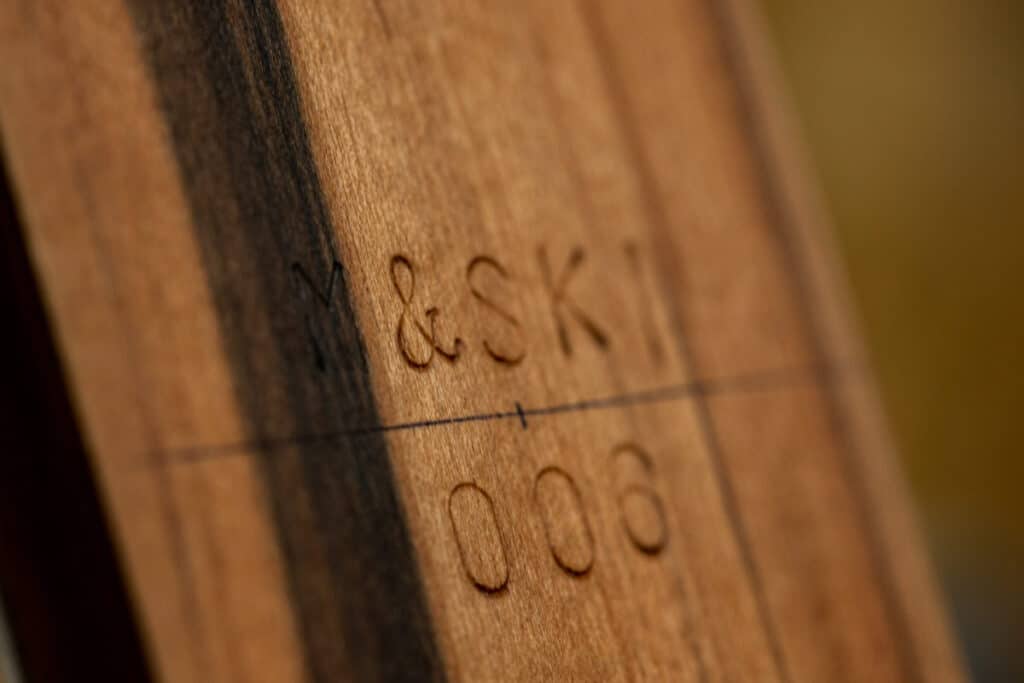Numérotation des skis en bois